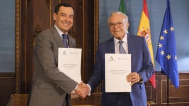 La Junta de Andalucía y la Fundación 'la Caixa' sellan una alianza social de 154 millones hasta 2027