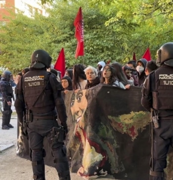 Cortes en la Castellana, cargas policiales y cinco detenidos en la primera [...]