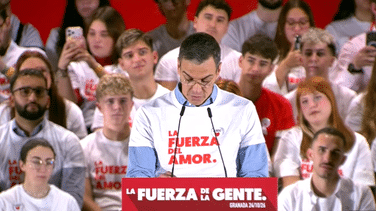 Sánchez lee un poema de Lorca en su mitin de Granada y reivindica "la España que no borra su memoria"