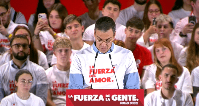 Sánchez lee un poema de Lorca en su mitin de Granada y [...]