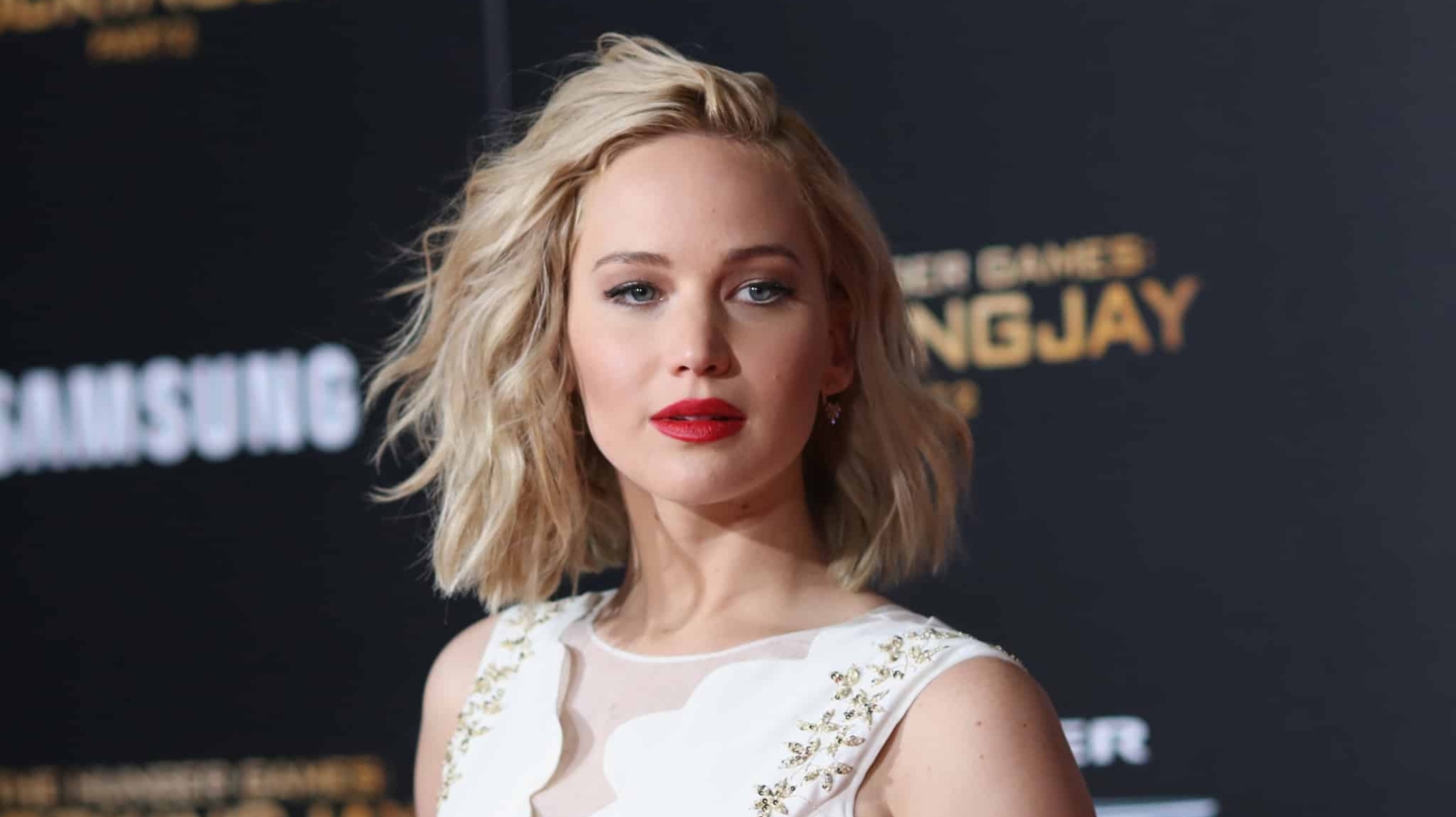 Jennifer Lawrence ha hablado sobre su vuelta como Katniss a 'Los juegos del hambre' y zanja el debate sobre su cambio físico tras las operaciones estéticas