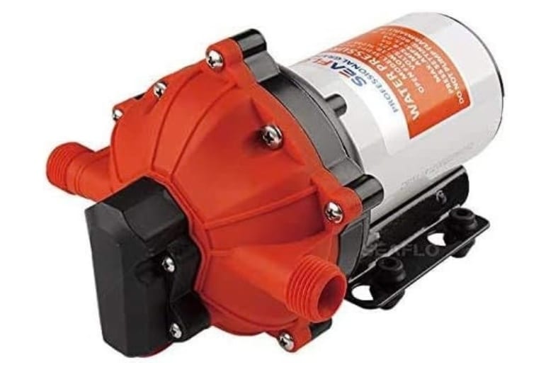 Mejores bombas de agua 12V para camper: guía de compra 2026 8 Motor16 lighteu Motor16