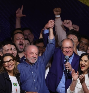 Lula vence a Bolsonaro en Brasil en una remontada histórica