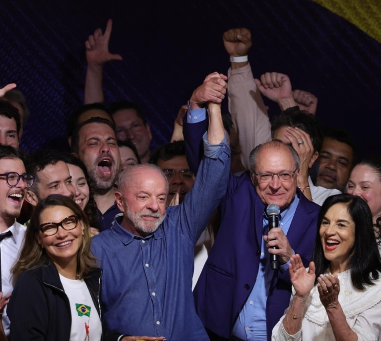 Lula vence a Bolsonaro en Brasil en una remontada histórica