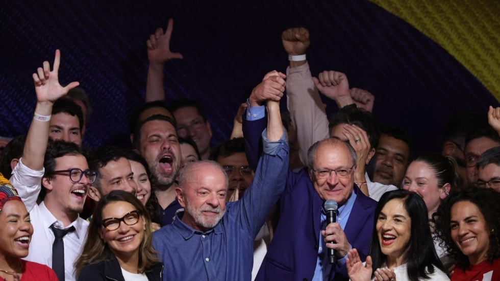 Lula vence a Bolsonaro en Brasil en una remontada histórica