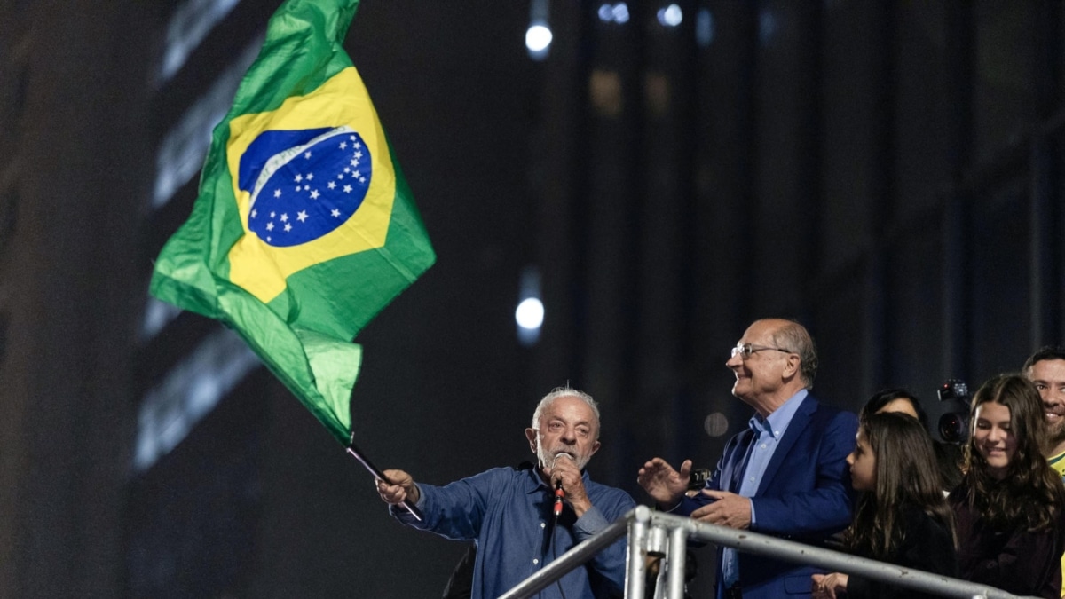 La victoria de Lula en Brasil tumba las acciones de Telefónica y Banco Santander