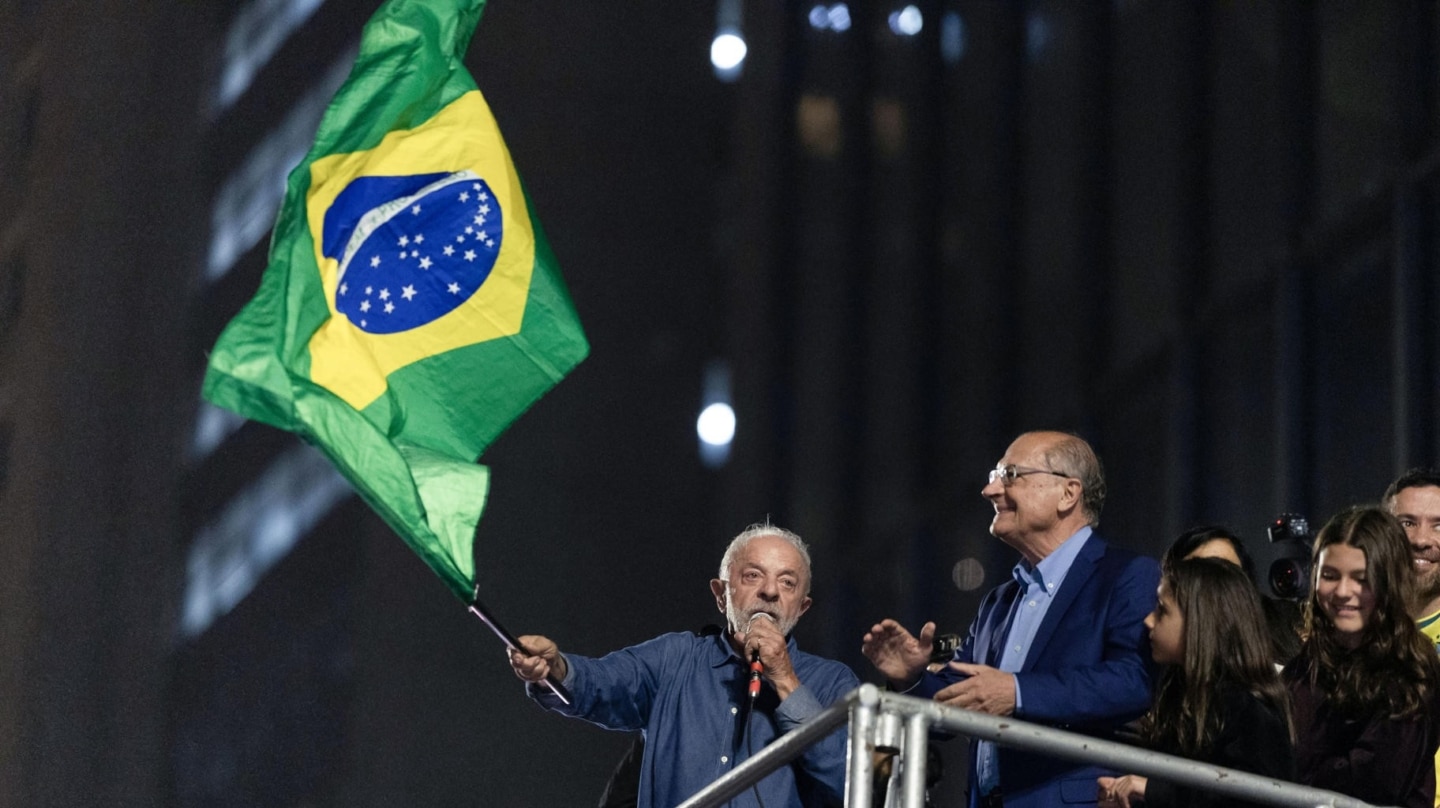 La victoria de Lula en Brasil tumba las acciones de Telefónica y Banco Santander
