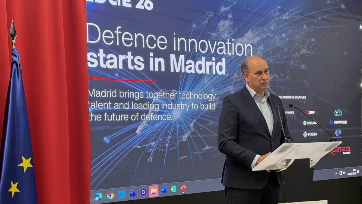López-Valverde en el encuentro con las nueve startups que participarán en la NATO Edge 2026
