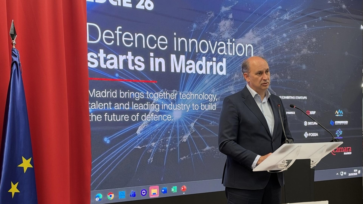 López-Valverde en el encuentro con las nueve startups que participarán en la NATO Edge 2026
