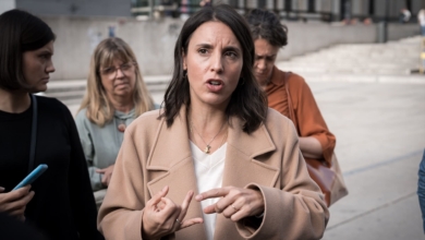 Montero mueve ficha y exige a Sumar, sin candidato, primarias la semana que viene si quieren la unidad de la izquierda
