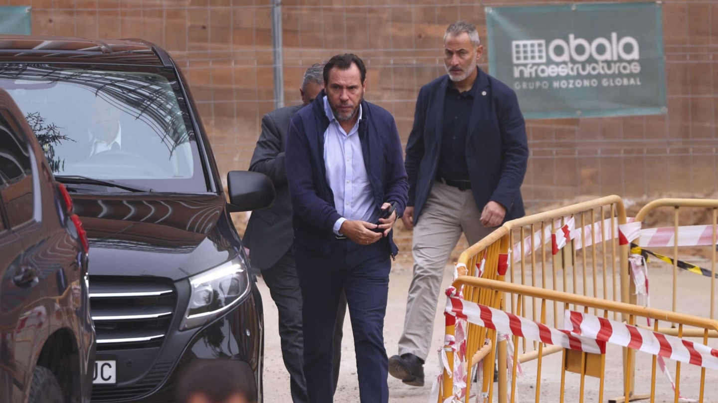 El ministro de Transportes, Óscar Puente, a su llegada a la reunión del Centro de Coordinación Operativa Integrado (CECOPI) este jueves en Toledo
