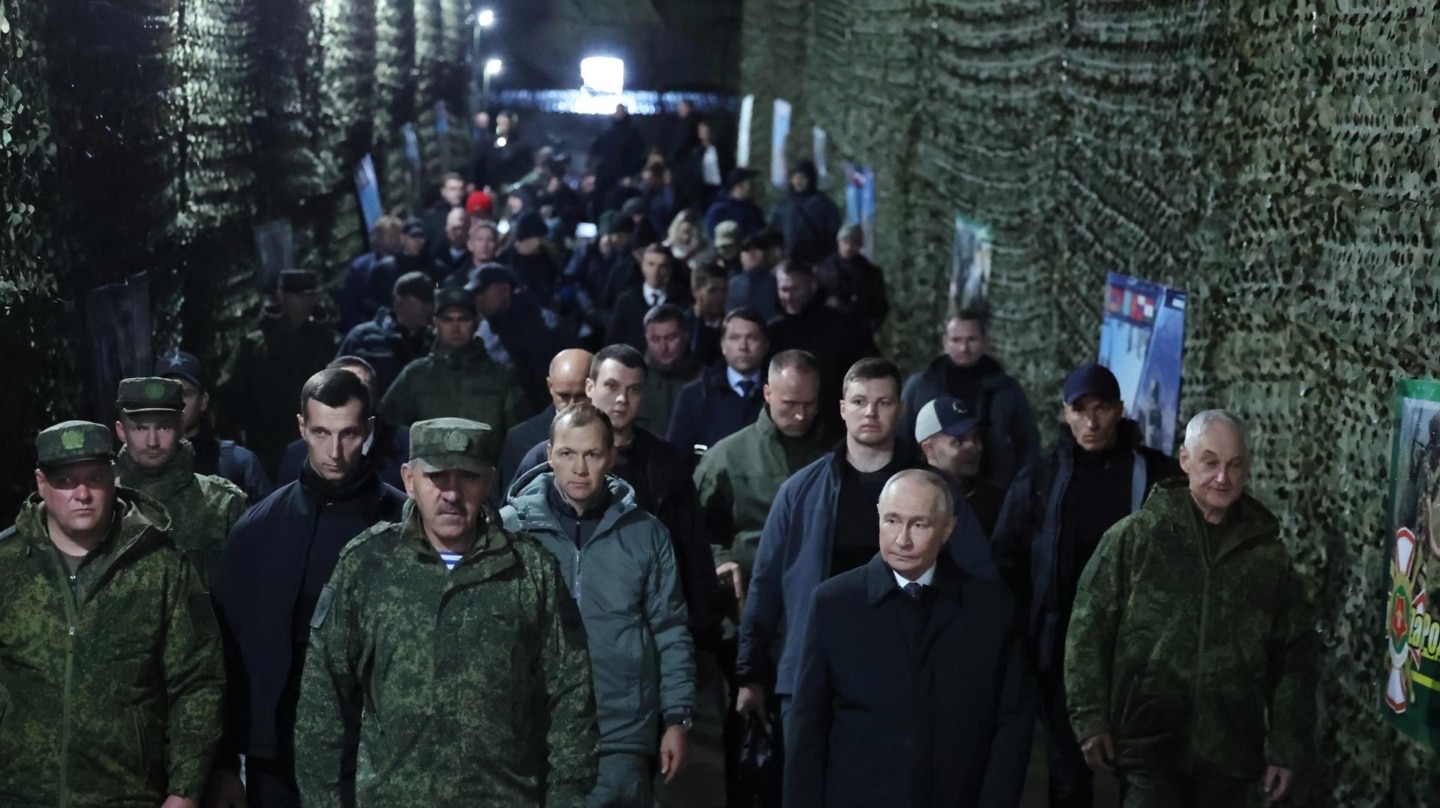 El presidente ruso, Vladímir Putin, asiste a las maniobras estratégicas de mando y estado mayor Centre-2026, en Cheliábinsk.