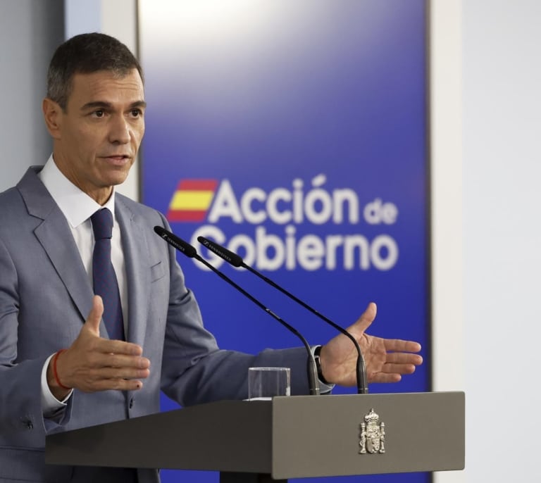 Sánchez defiende la aprobación otra vez de los decretos de vivienda: "Ni tiramos la toalla ni dejamos tirada a la gente"