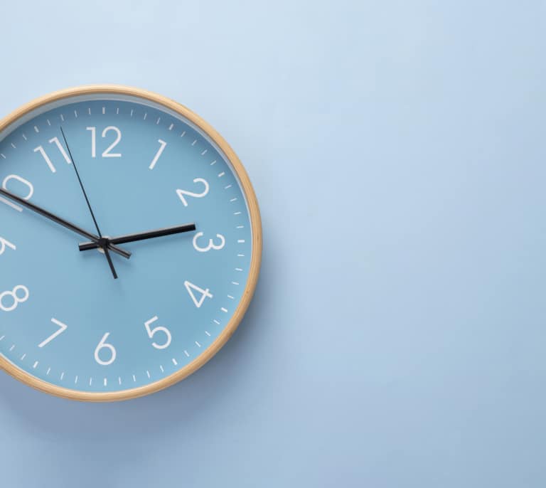 Cuándo es el cambio de horario de invierno: una hora más de sueño y tardes oscuras