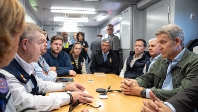 Feijóo no ha recibido llamada alguna del Gobierno por el accidente, mientras Page le ha acogido "muy cordialmente" en Urda